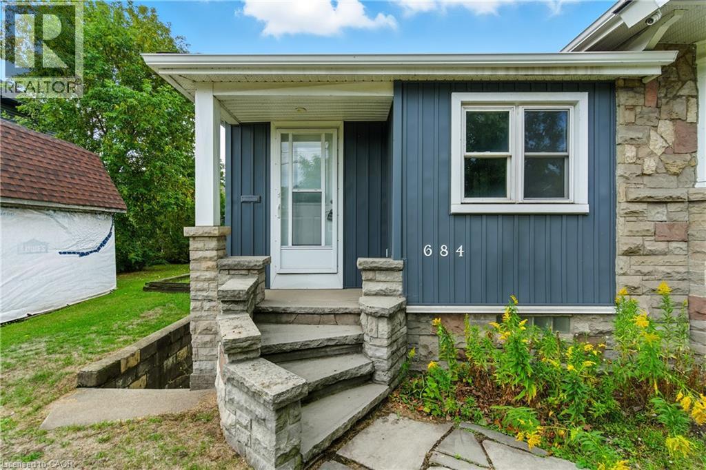 684 Beach Boulevard, Hamilton, ON - Outdoor