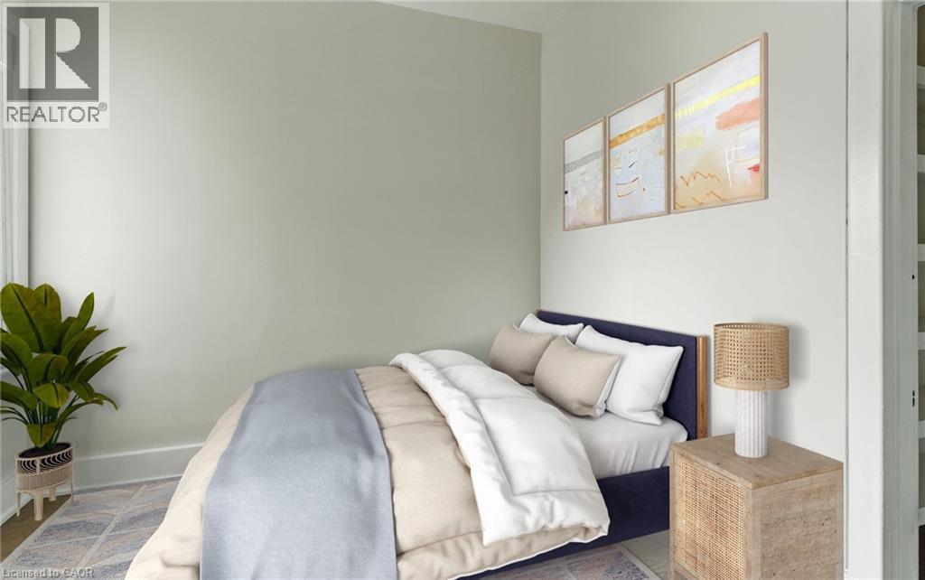 VS PHOTO - 684 Beach Boulevard, Hamilton, ON - Indoor Photo Showing Bedroom