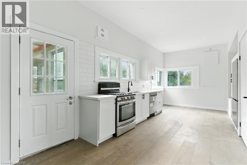 684 Beach Boulevard, Hamilton, ON - Indoor Photo Showing Kitchen