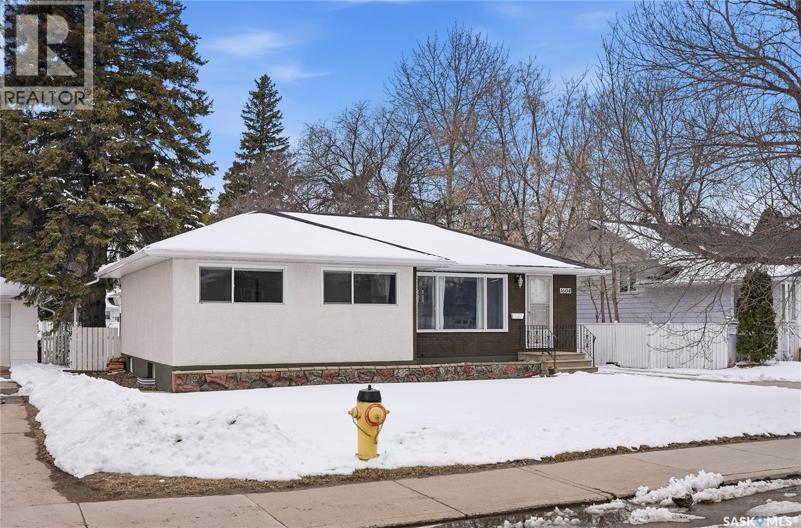 1604 Preston Avenue S, Saskatoon, SK - Outdoor