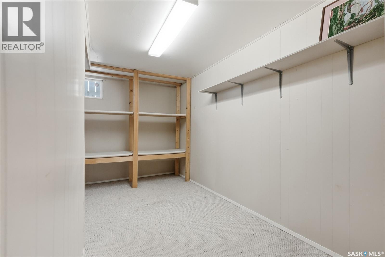 1604 Preston Avenue S, Saskatoon, SK - Indoor