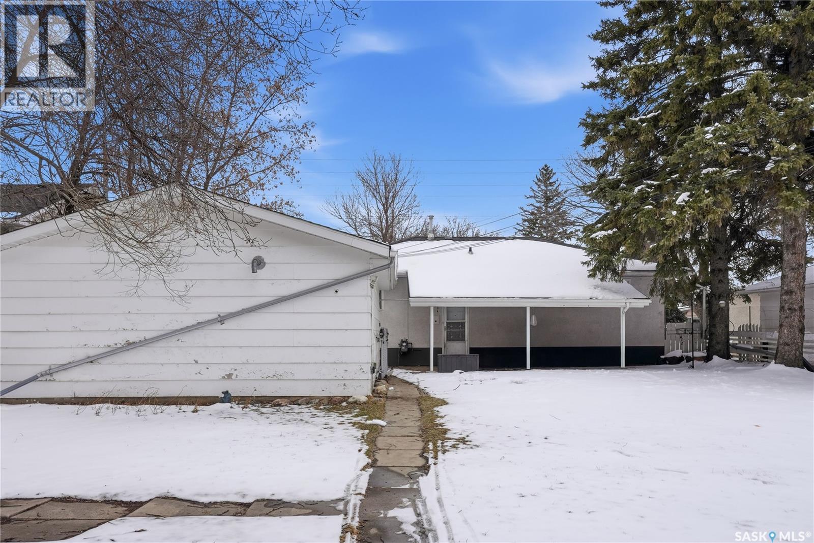 1604 Preston Avenue S, Saskatoon, SK - Outdoor
