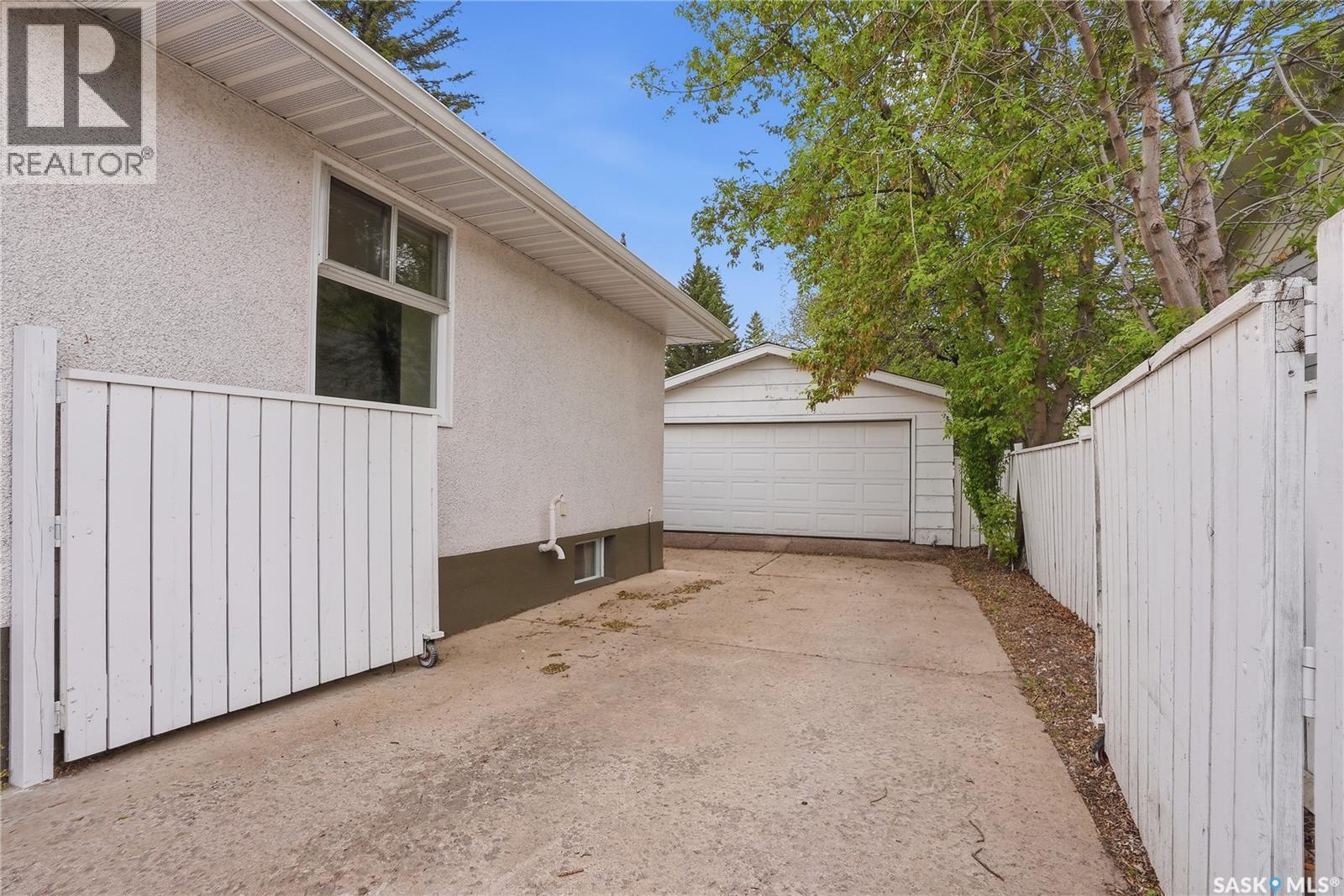 1604 Preston Avenue S, Saskatoon, SK - Outdoor With Exterior