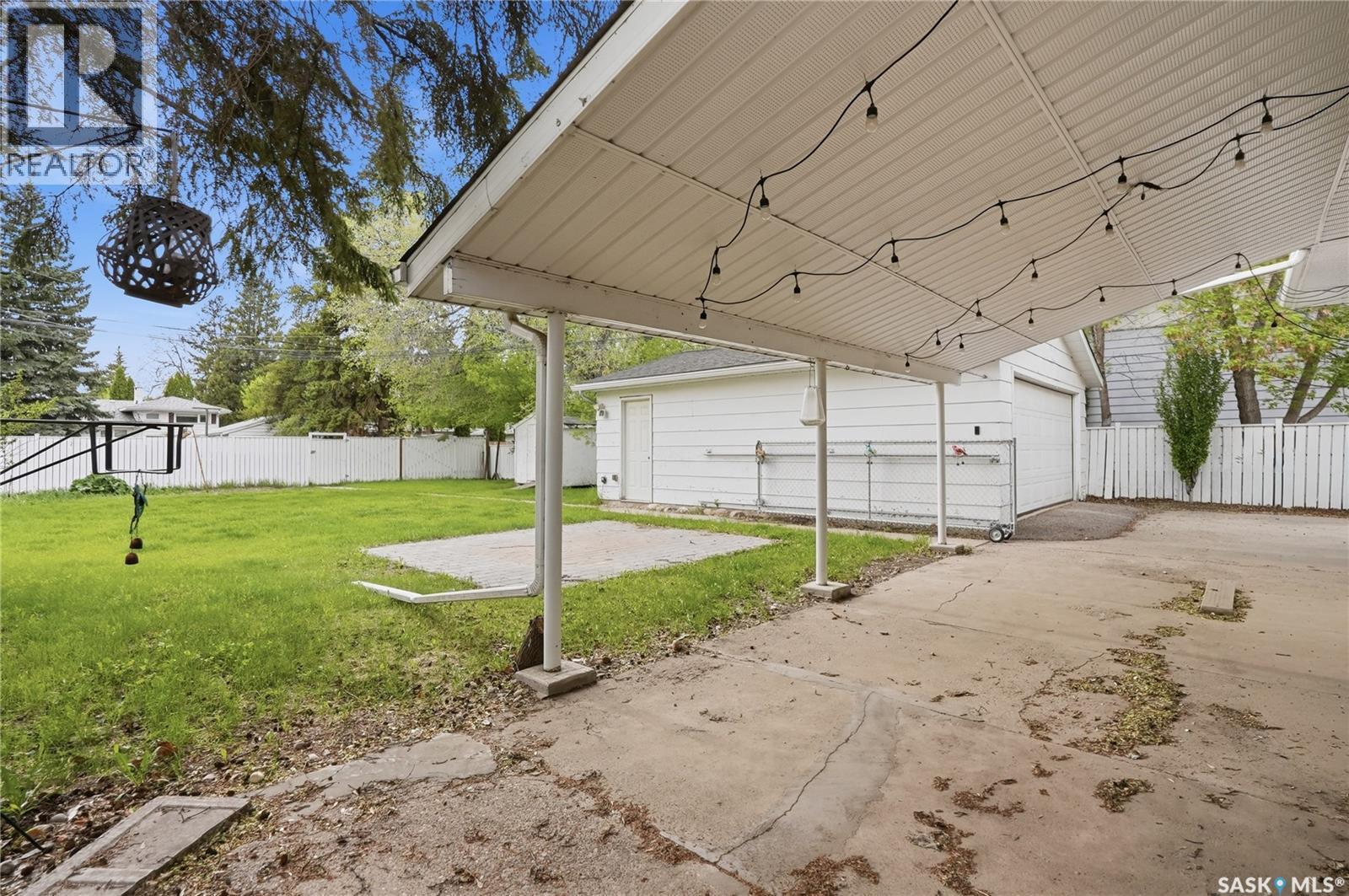 1604 Preston Avenue S, Saskatoon, SK - Outdoor