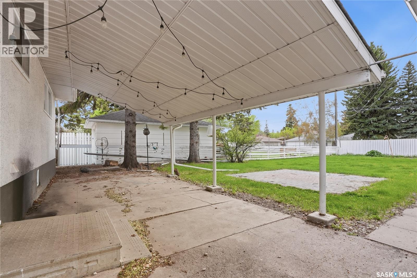 1604 Preston Avenue S, Saskatoon, SK - Outdoor