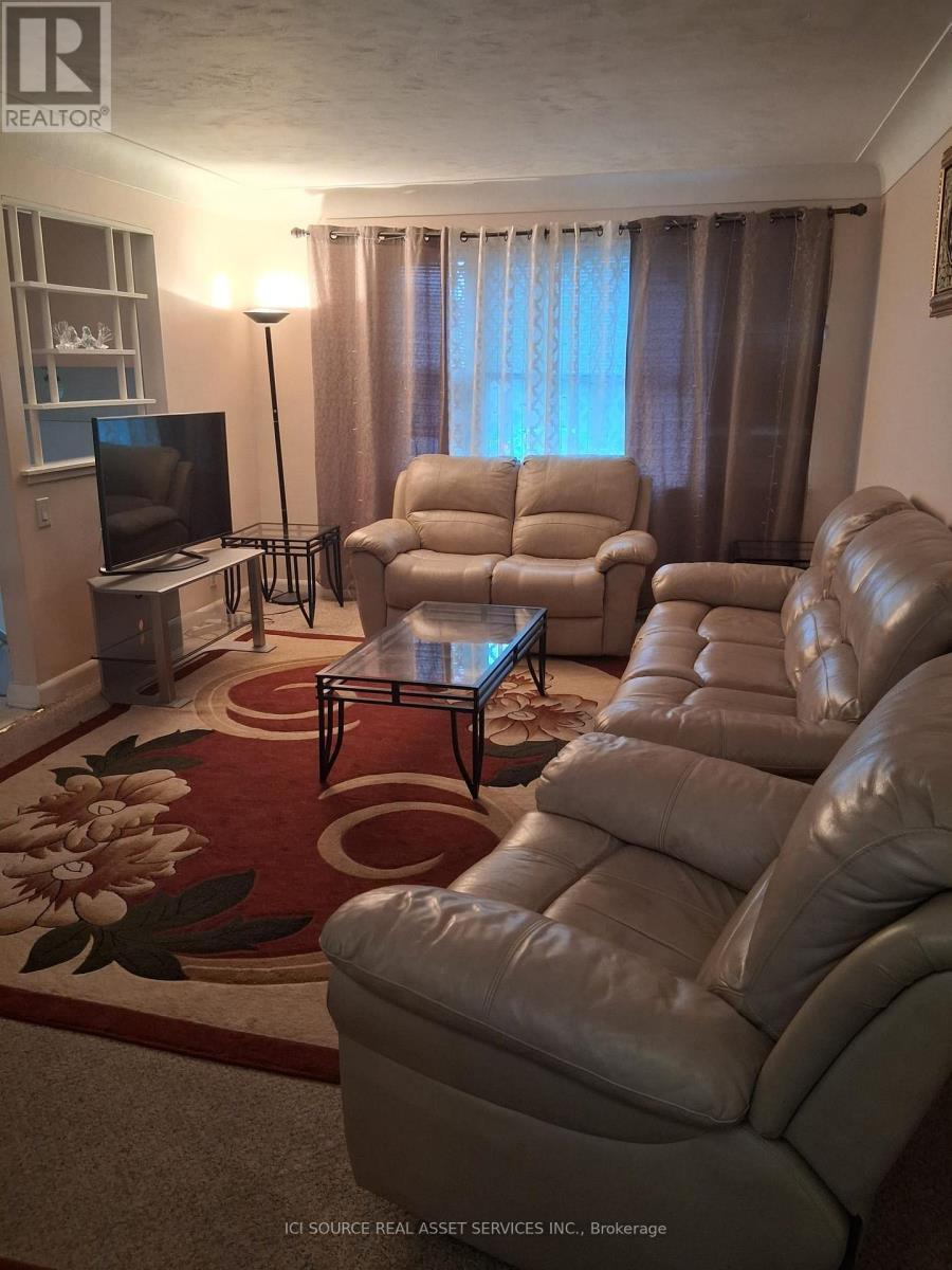 532 Appleby Line, Burlington, ON - Indoor Photo Showing Living Room