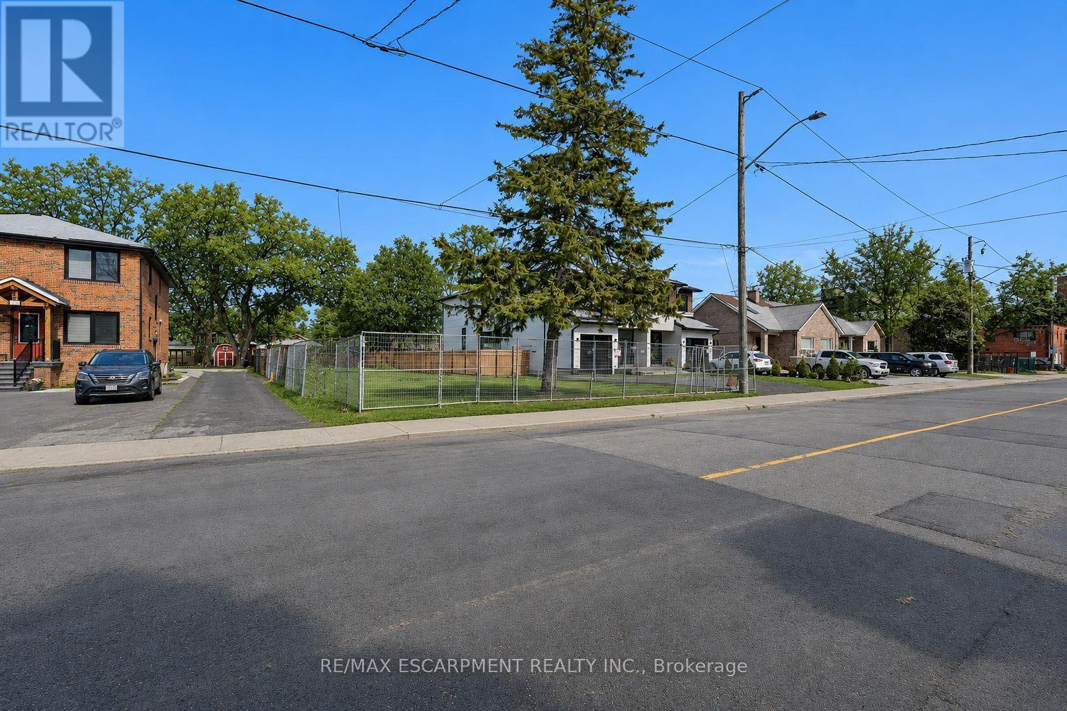 19 Broadview Avenue, Mississauga, ON