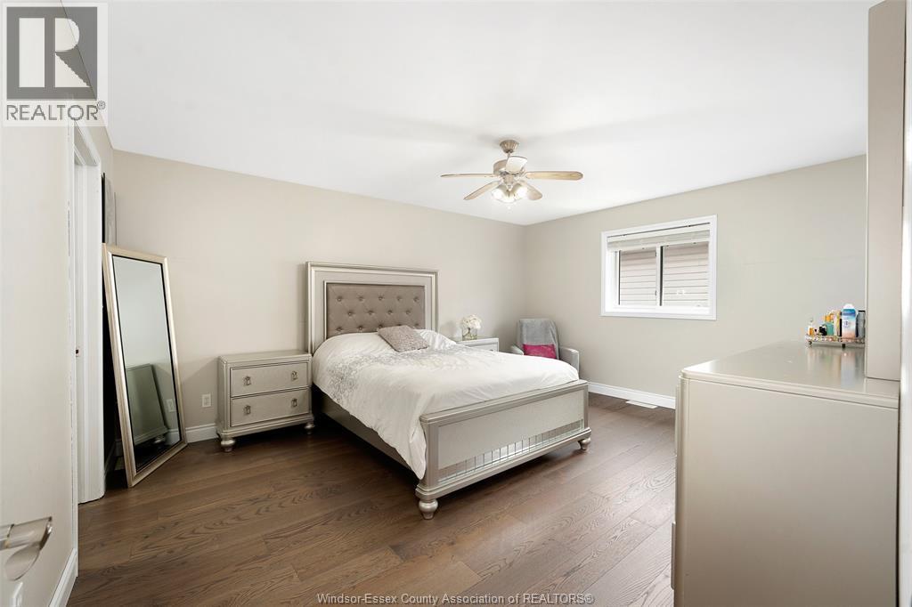 4205 Barton Crescent, Windsor, ON - Indoor Photo Showing Bedroom