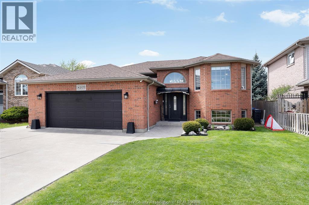4205 Barton Crescent, Windsor, ON - Outdoor