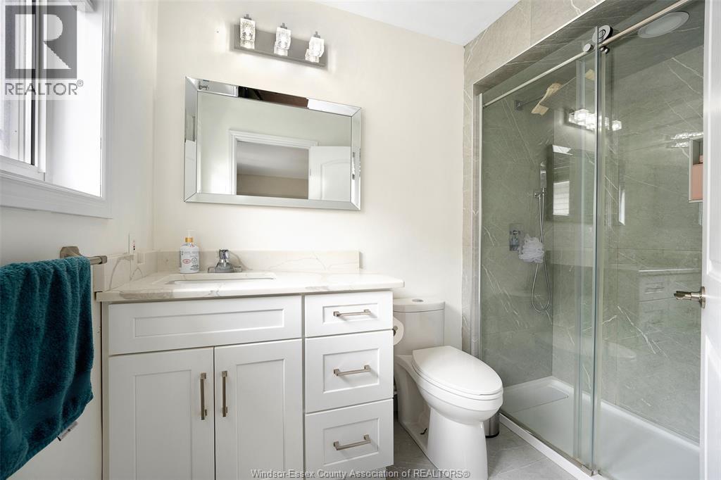 4205 Barton Crescent, Windsor, ON - Indoor Photo Showing Bathroom