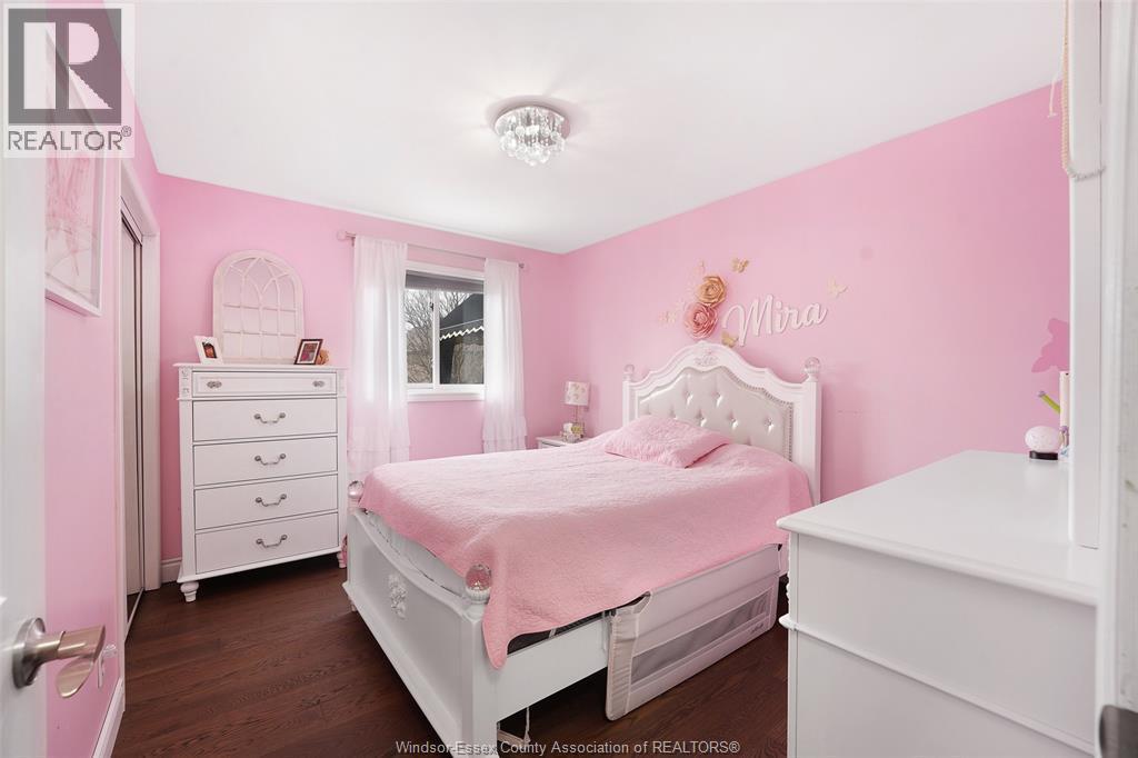 4205 Barton Crescent, Windsor, ON - Indoor Photo Showing Bedroom