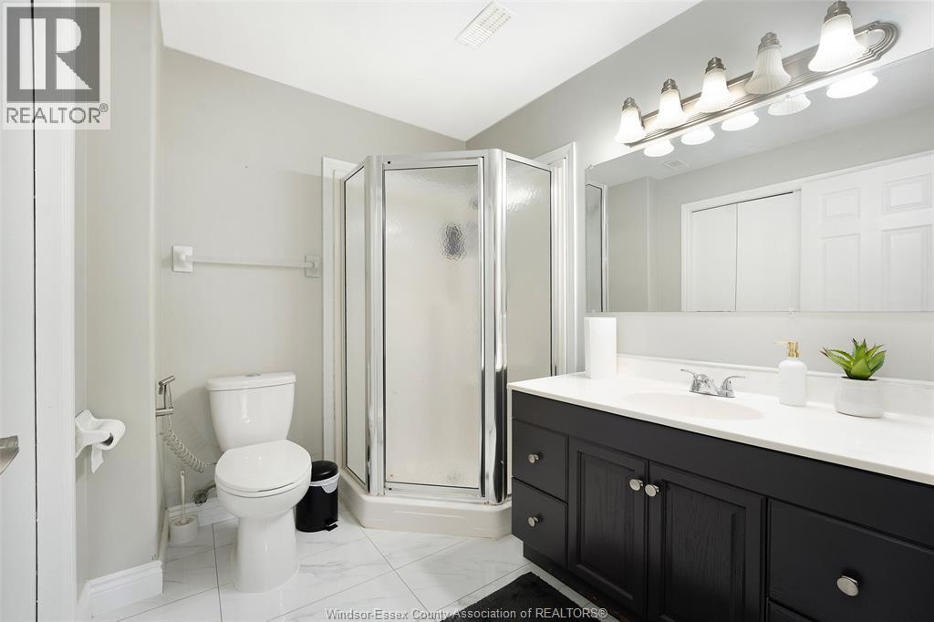 4205 Barton Crescent, Windsor, ON - Indoor Photo Showing Bathroom