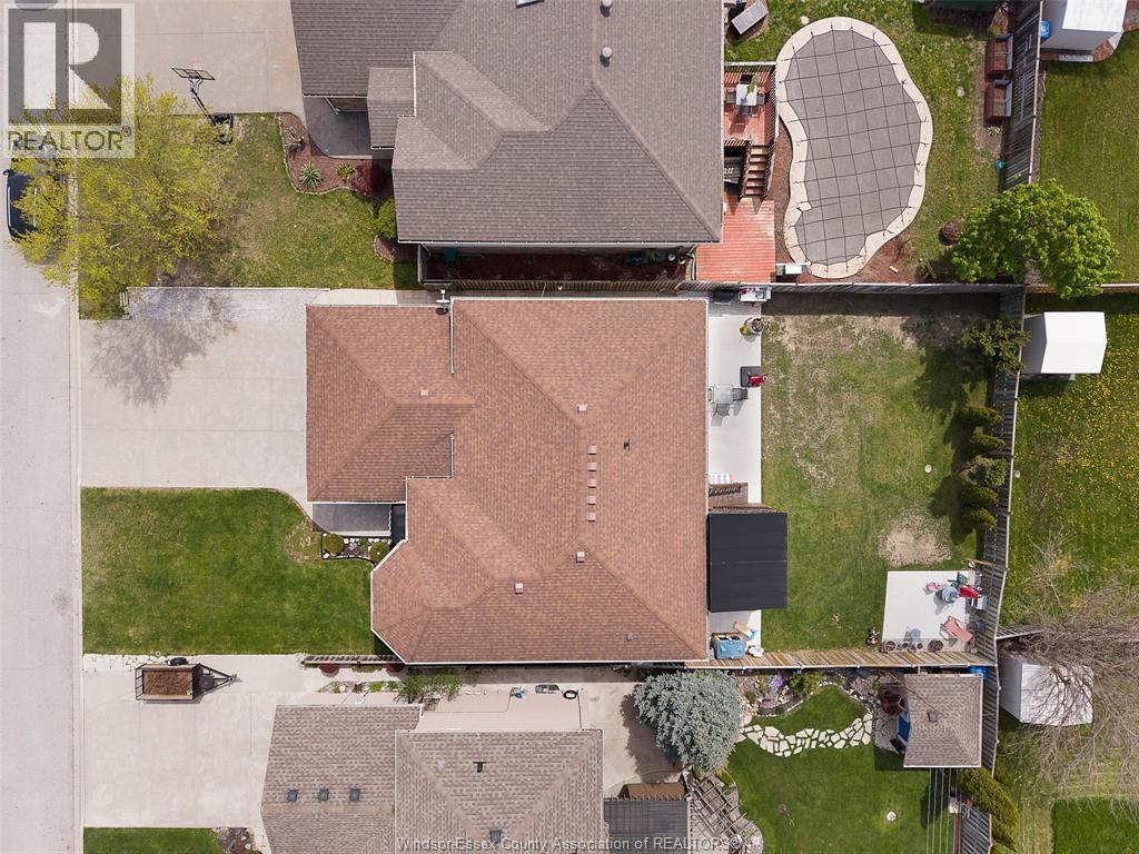 4205 Barton Crescent, Windsor, ON - Outdoor