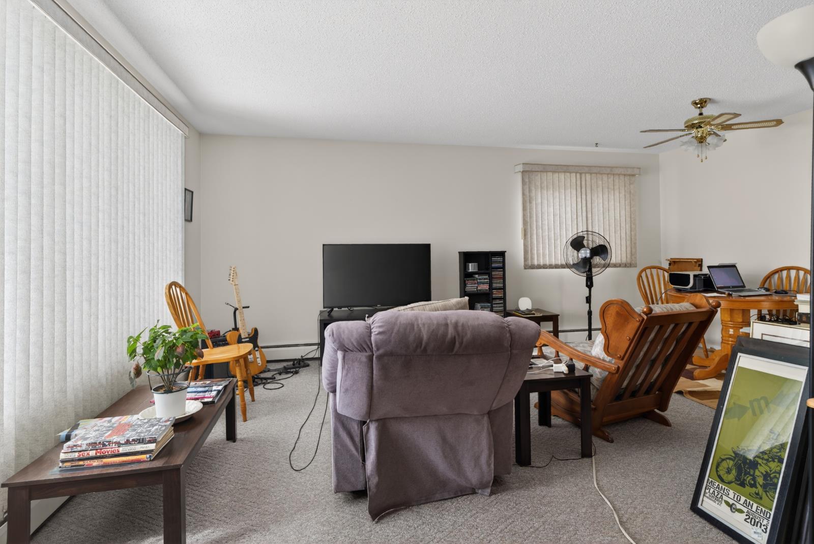 9732 75 Ave Nw, Edmonton, AB - Indoor
