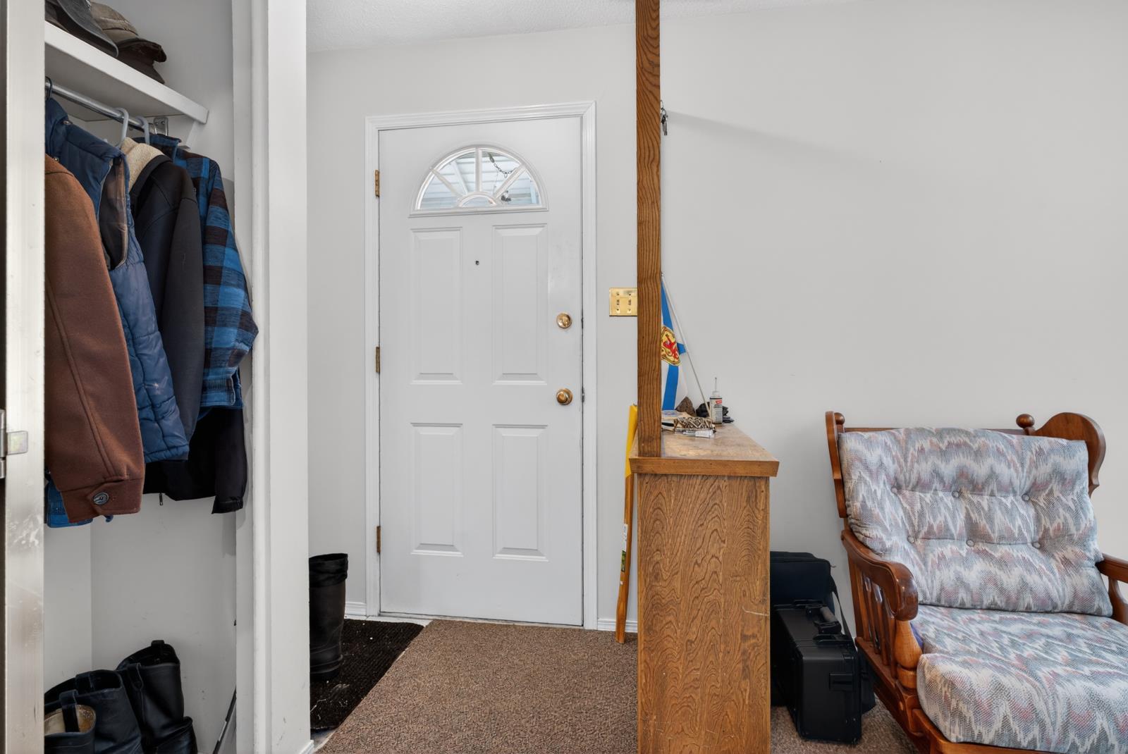 9732 75 Ave Nw, Edmonton, AB - Indoor