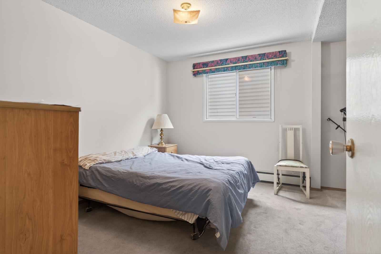 9732 75 Ave Nw, Edmonton, AB - Indoor Photo Showing Bedroom