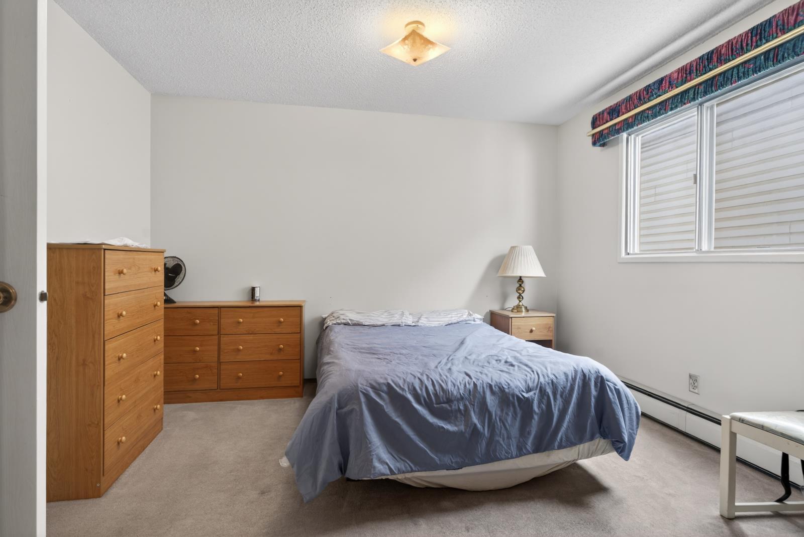 9732 75 Ave Nw, Edmonton, AB - Indoor Photo Showing Bedroom