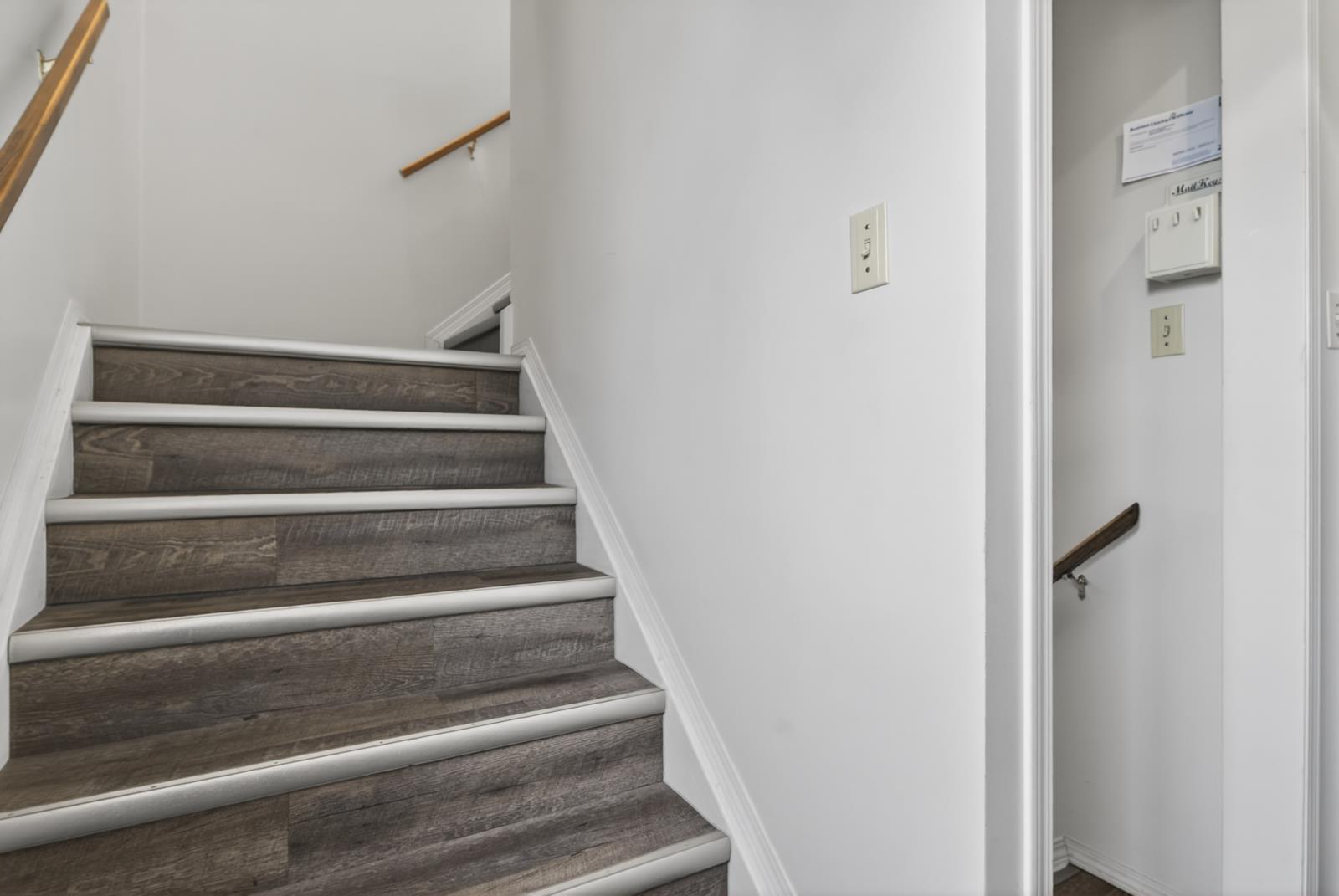 9732 75 Ave Nw, Edmonton, AB - Indoor Photo Showing Other Room