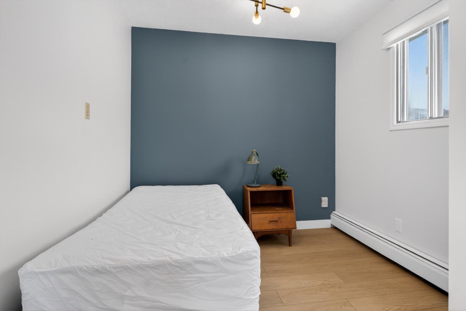 9732 75 Ave Nw, Edmonton, AB - Indoor Photo Showing Bedroom