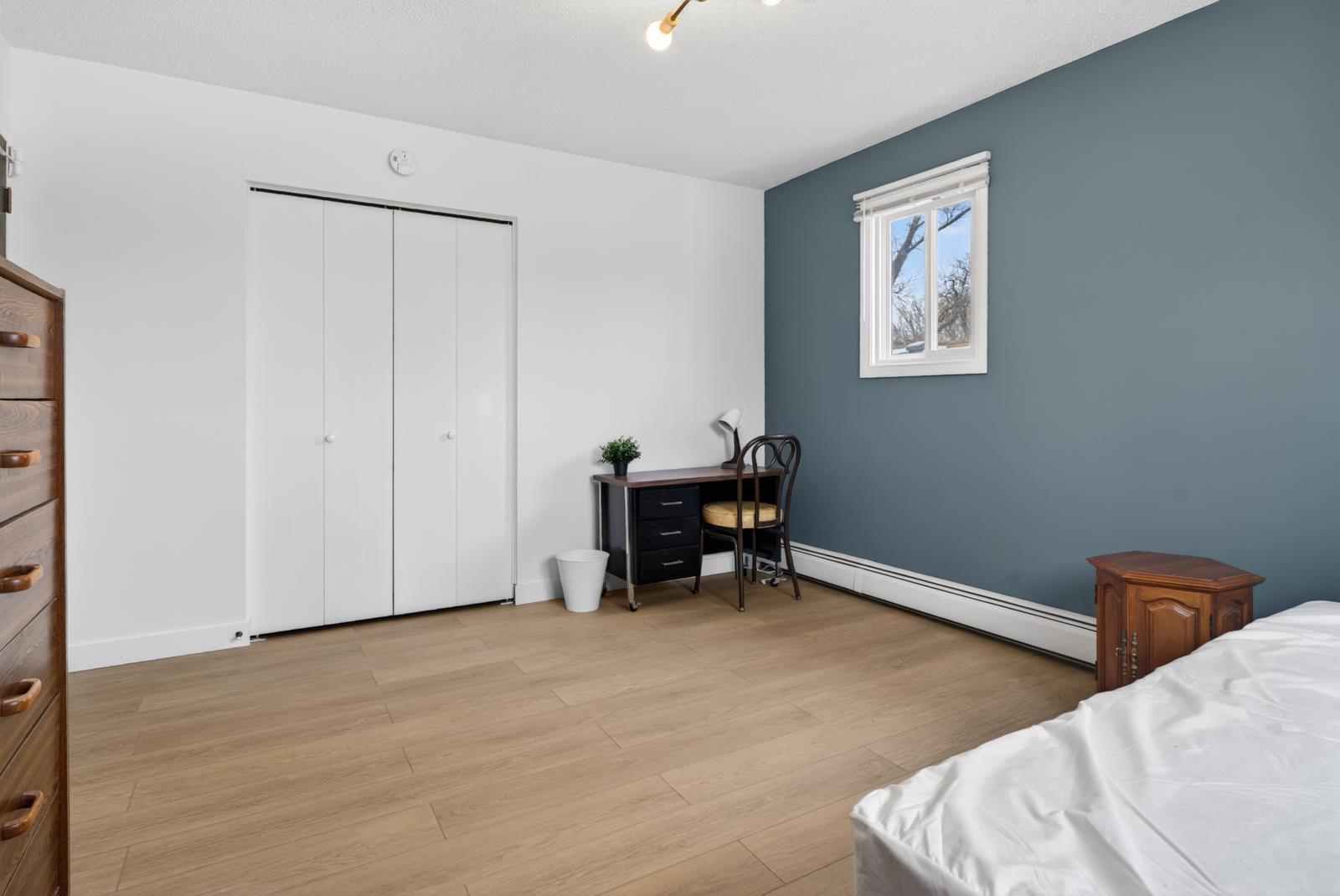 9732 75 Ave Nw, Edmonton, AB - Indoor Photo Showing Bedroom
