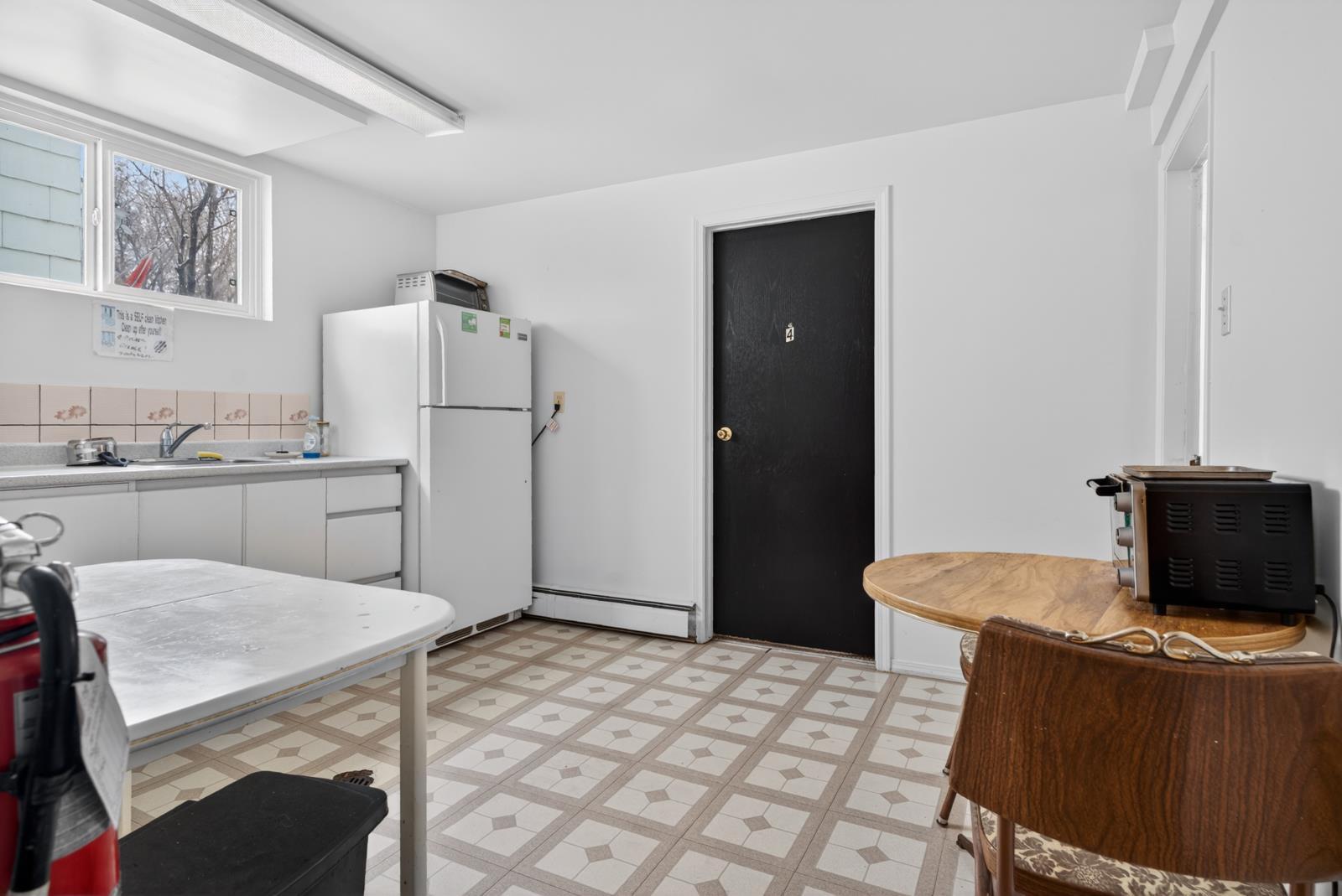 9732 75 Ave Nw, Edmonton, AB - Indoor Photo Showing Other Room