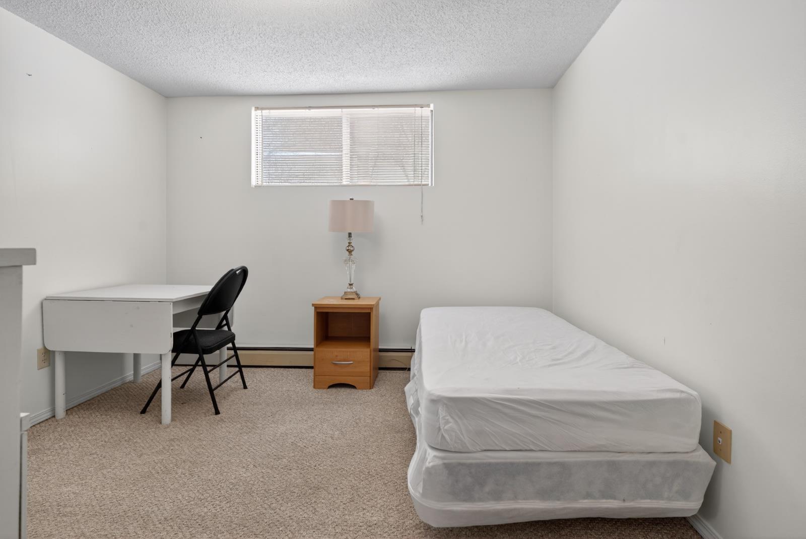 9732 75 Ave Nw, Edmonton, AB - Indoor Photo Showing Bedroom