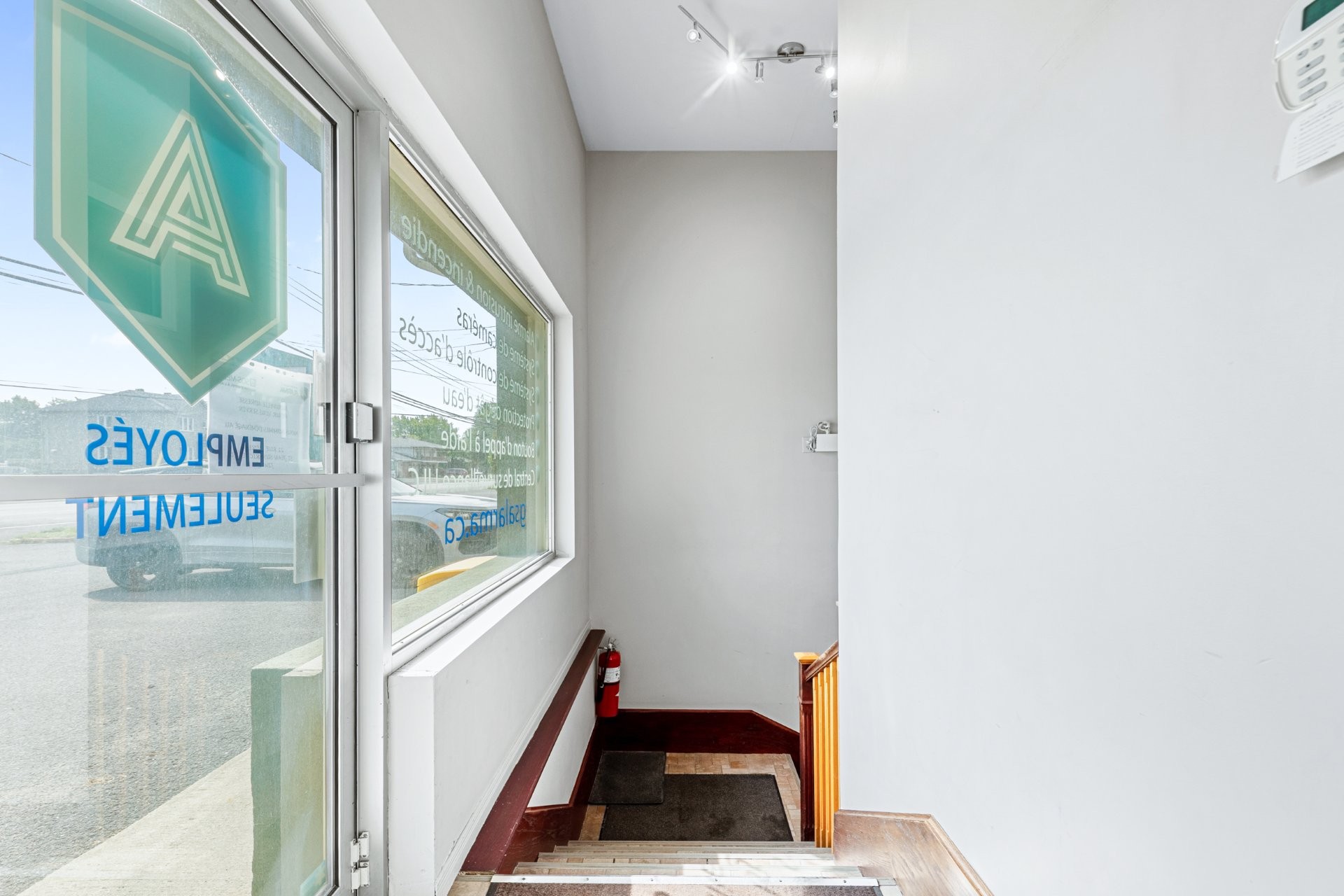 Mud Room - 1063 Boul. D'Iberville, Saint-Jean-Sur-Richelieu, QC - Indoor Photo Showing Other Room