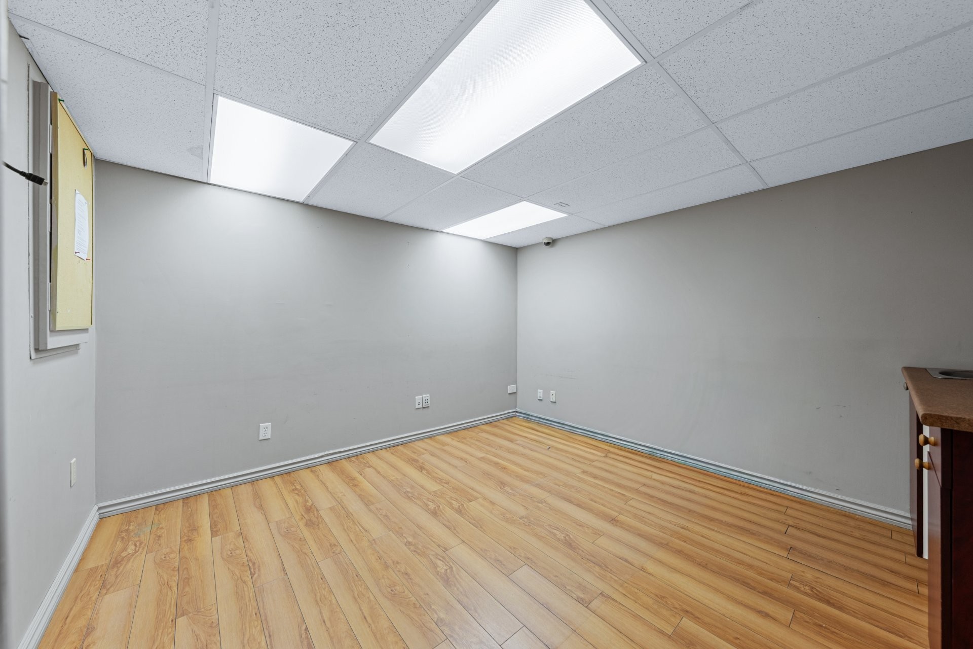 Office - 1063 Boul. D'Iberville, Saint-Jean-Sur-Richelieu, QC - Indoor Photo Showing Other Room