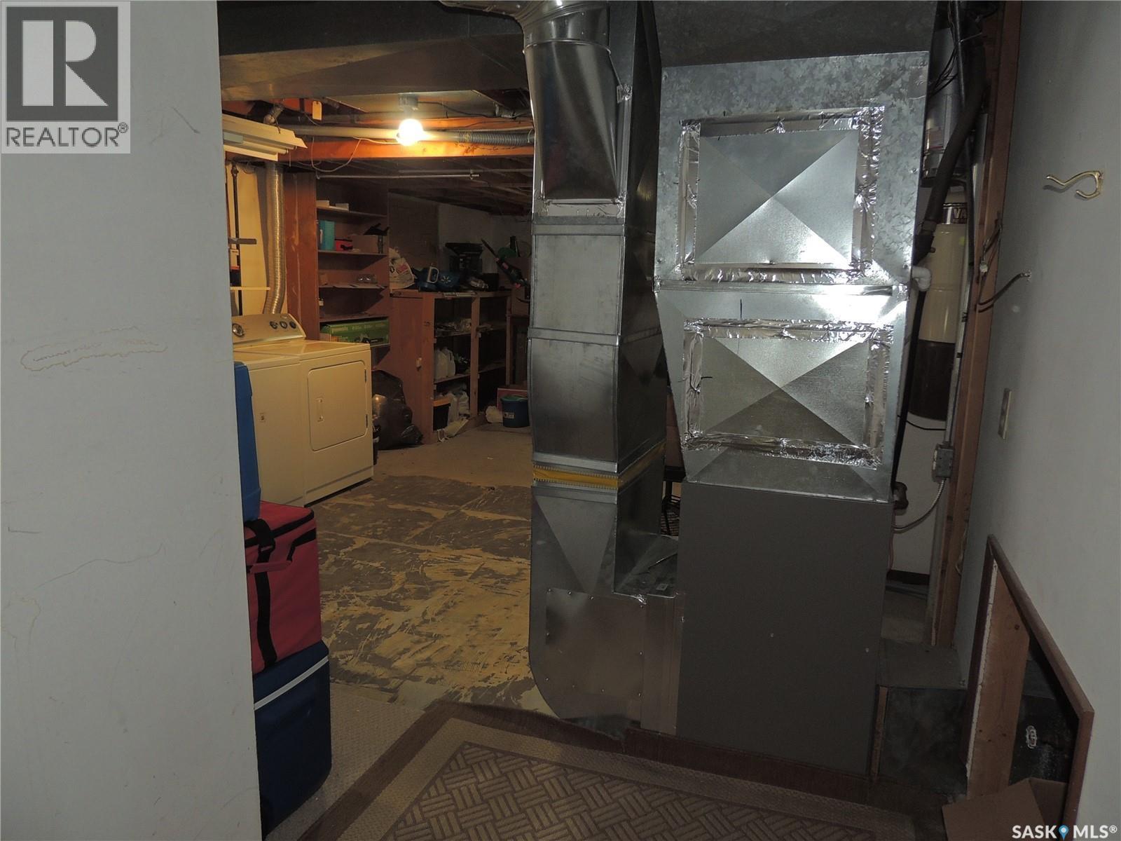 421 Maple Bay, Estevan, SK - Indoor Photo Showing Basement