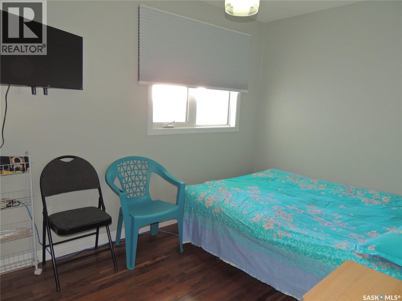 421 Maple Bay, Estevan, SK - Indoor Photo Showing Bedroom