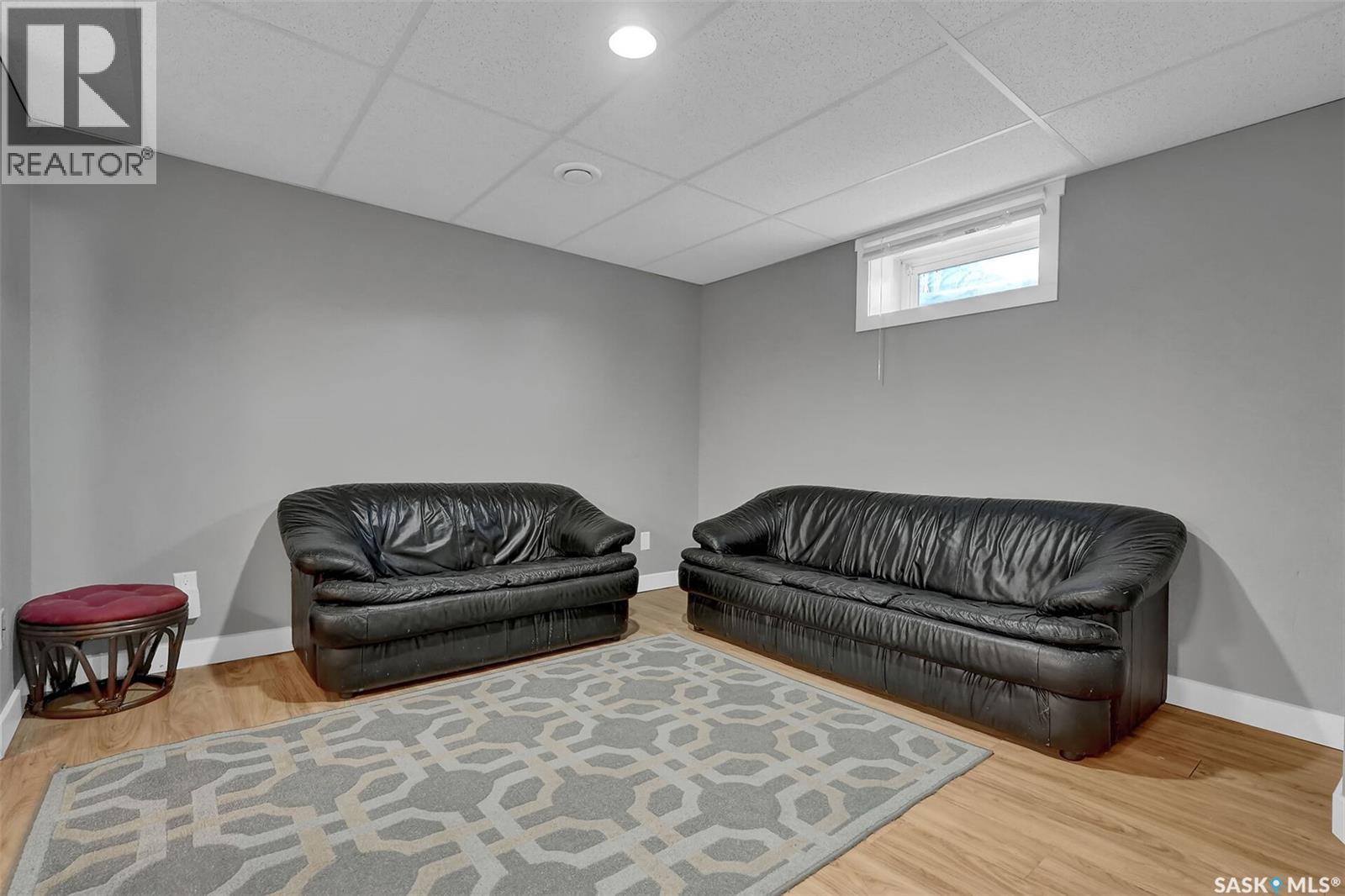 2050 Jubilee Avenue, Regina, SK - Indoor