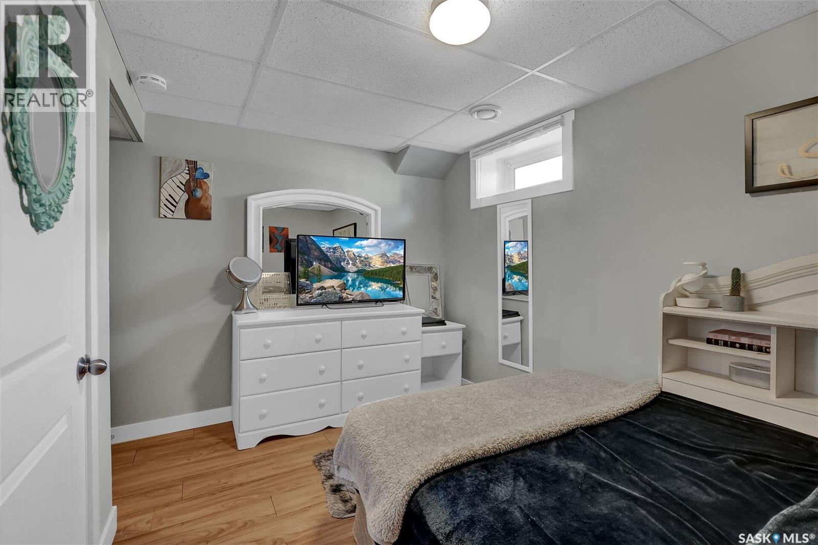 2050 Jubilee Avenue, Regina, SK - Indoor