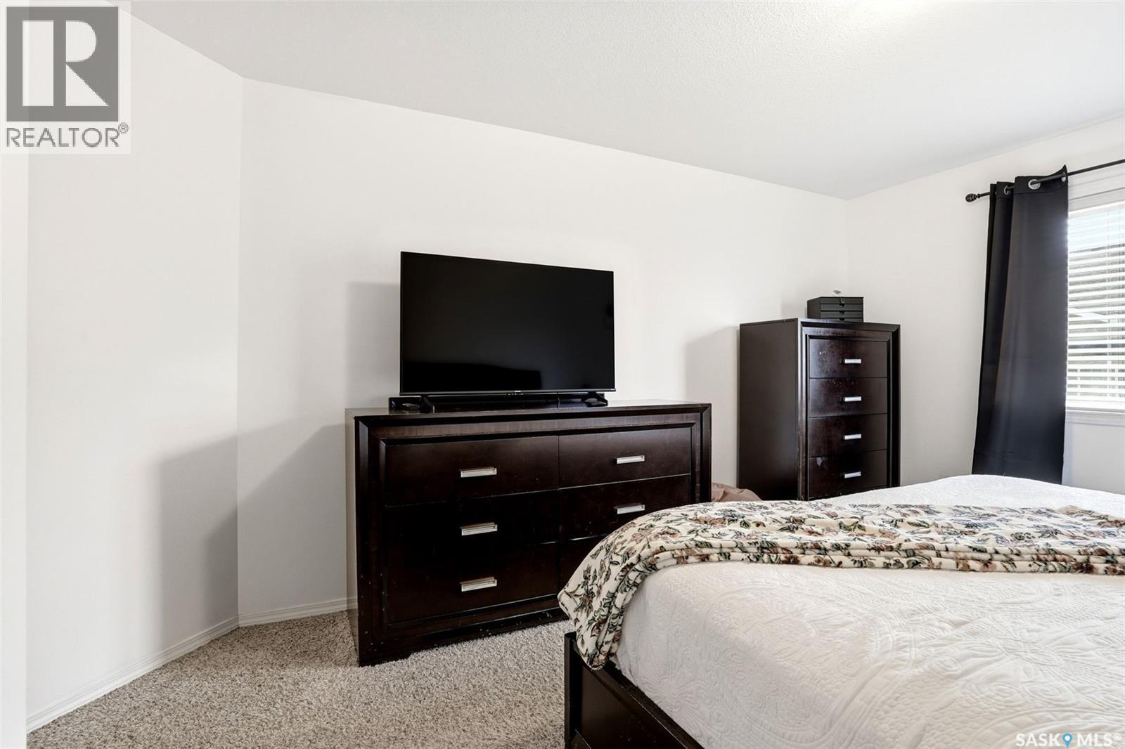 34 4425 Nicurity Drive, Regina, SK - Indoor Photo Showing Bedroom