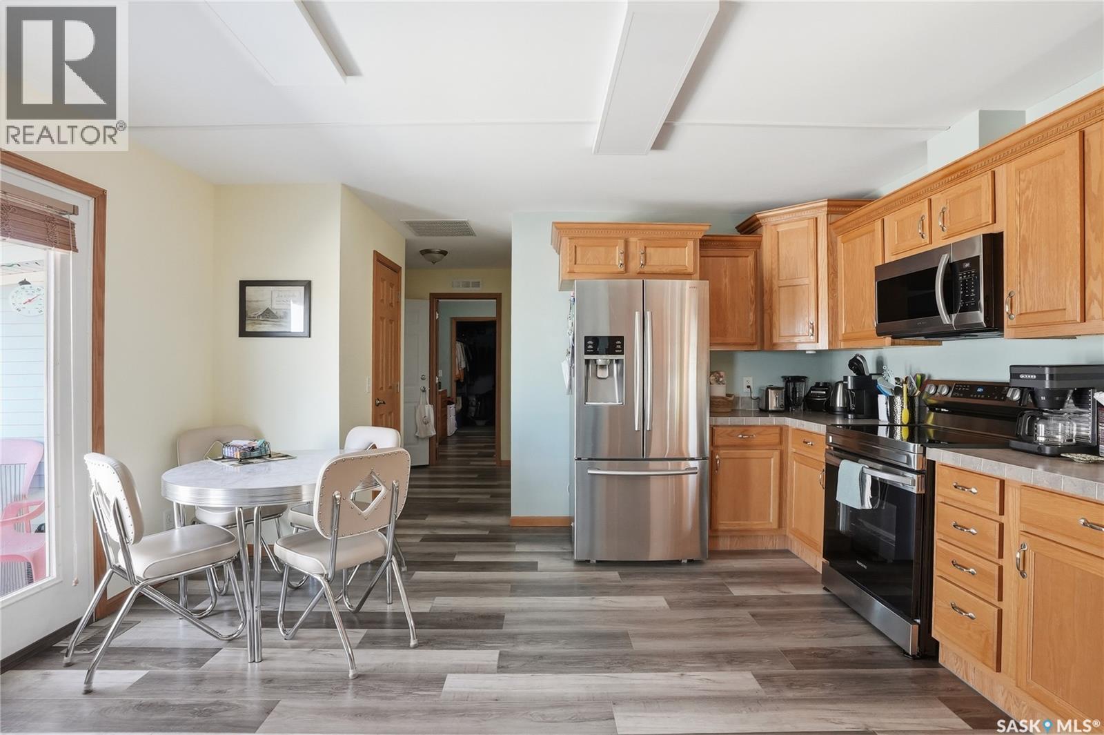 14 401 Railway Avenue E, Vanscoy, SK