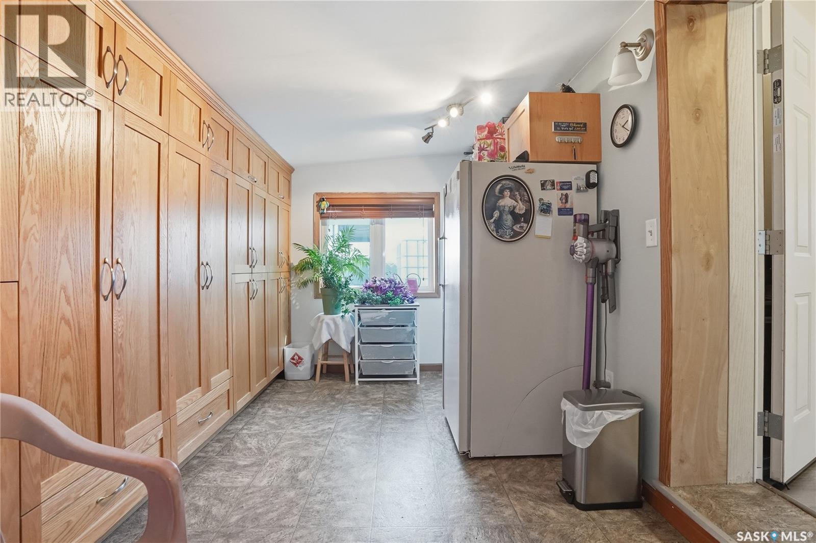 14 401 Railway Avenue E, Vanscoy, SK