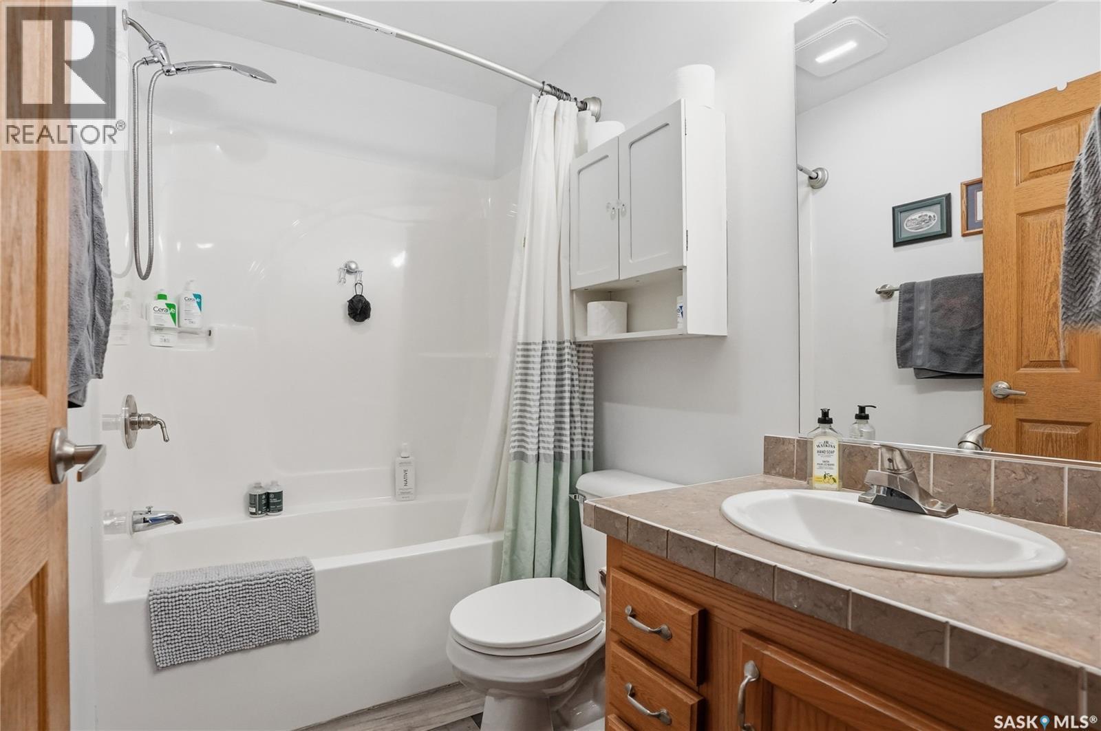 14 401 Railway Avenue E, Vanscoy, SK