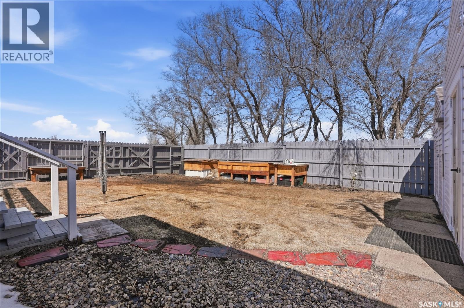 14 401 Railway Avenue E, Vanscoy, SK