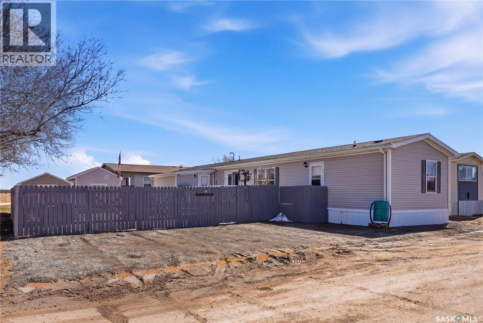 14 401 Railway Avenue E, Vanscoy, SK