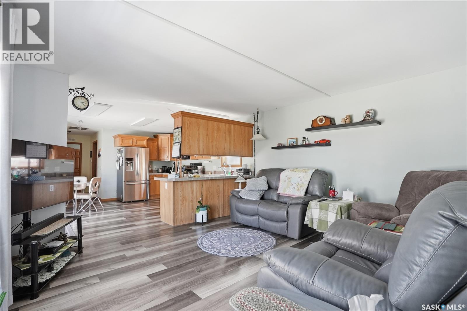 14 401 Railway Avenue E, Vanscoy, SK