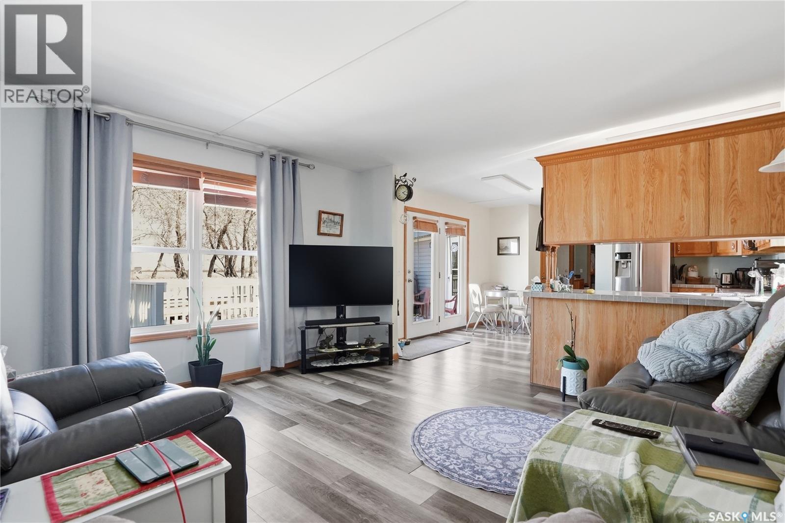14 401 Railway Avenue E, Vanscoy, SK