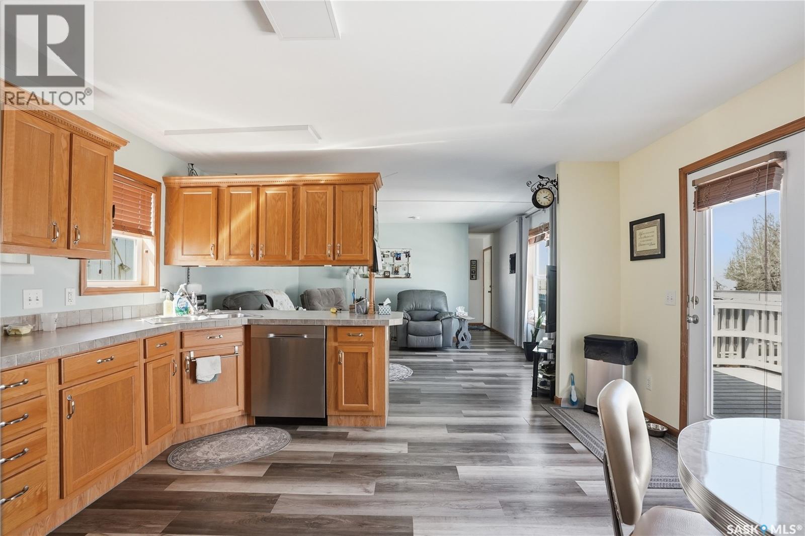 14 401 Railway Avenue E, Vanscoy, SK