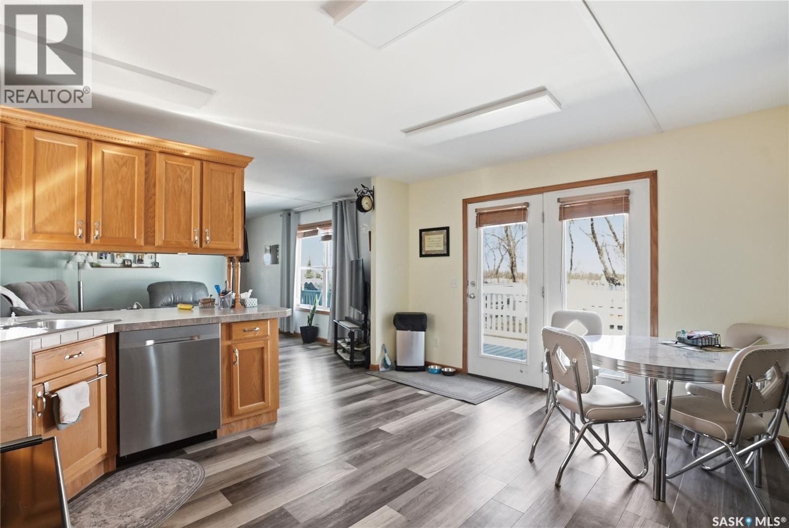 14 401 Railway Avenue E, Vanscoy, SK