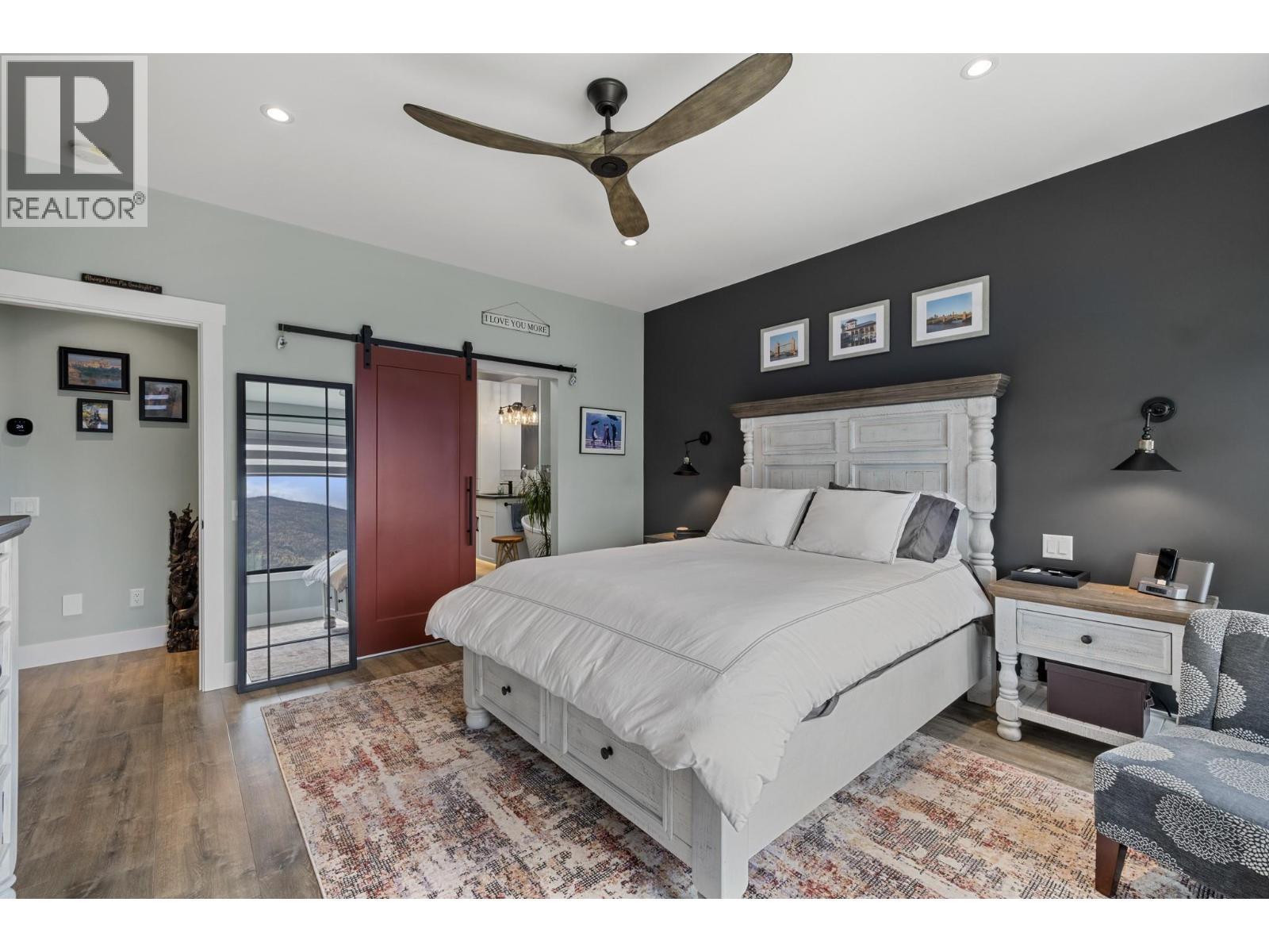 3663 Mckinley Beach Drive, Kelowna, BC - Indoor Photo Showing Bedroom