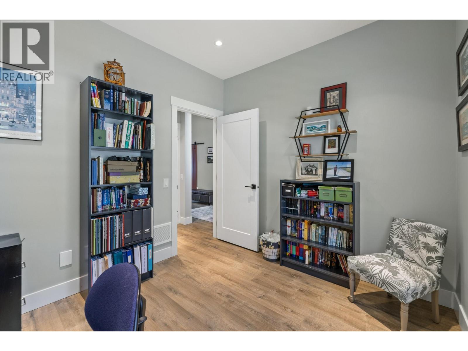 3663 Mckinley Beach Drive, Kelowna, BC - Indoor