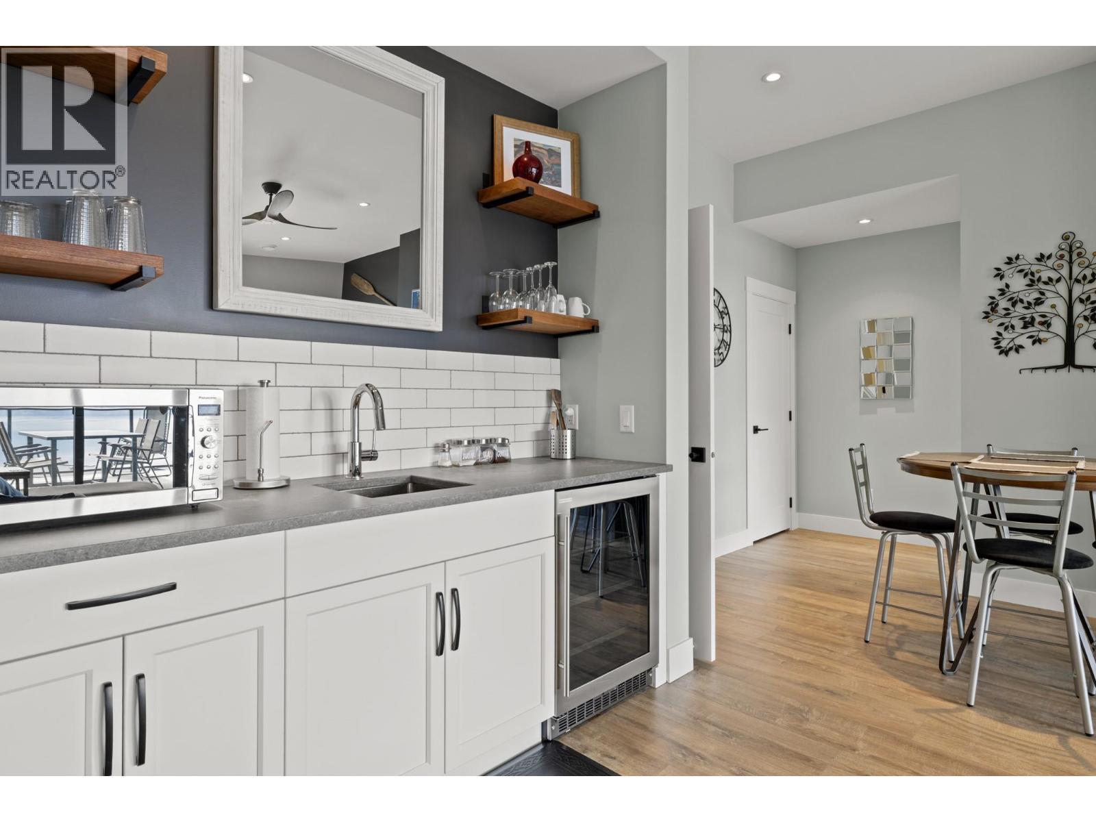 Suite - 3663 Mckinley Beach Drive, Kelowna, BC - Indoor