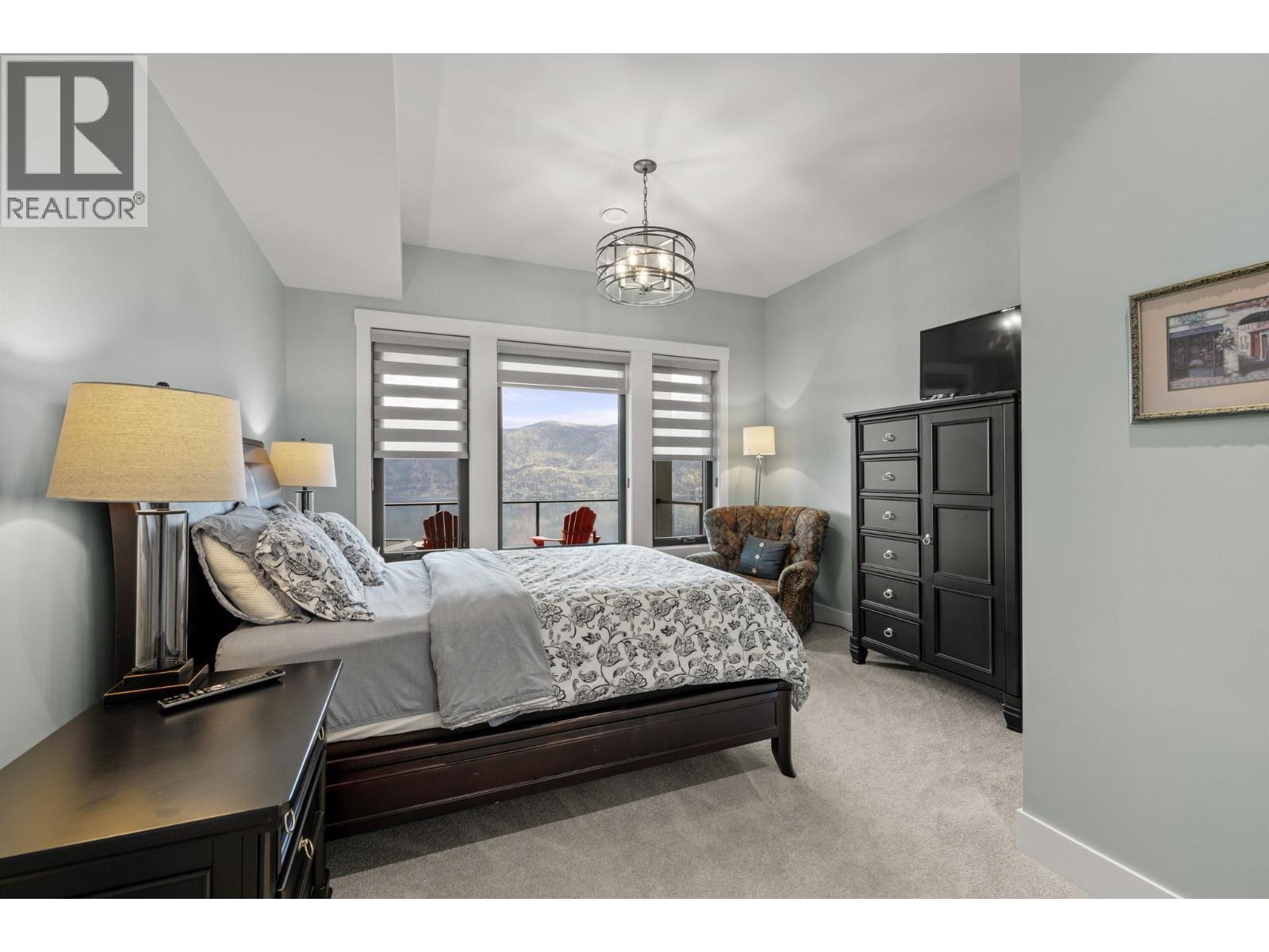 Suite - 3663 Mckinley Beach Drive, Kelowna, BC - Indoor Photo Showing Bedroom