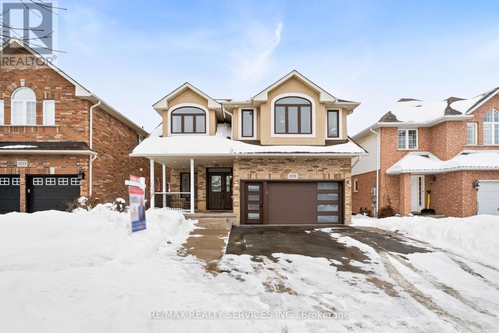 1321 Inglehart Drive, Burlington, ON - Outdoor With Facade
