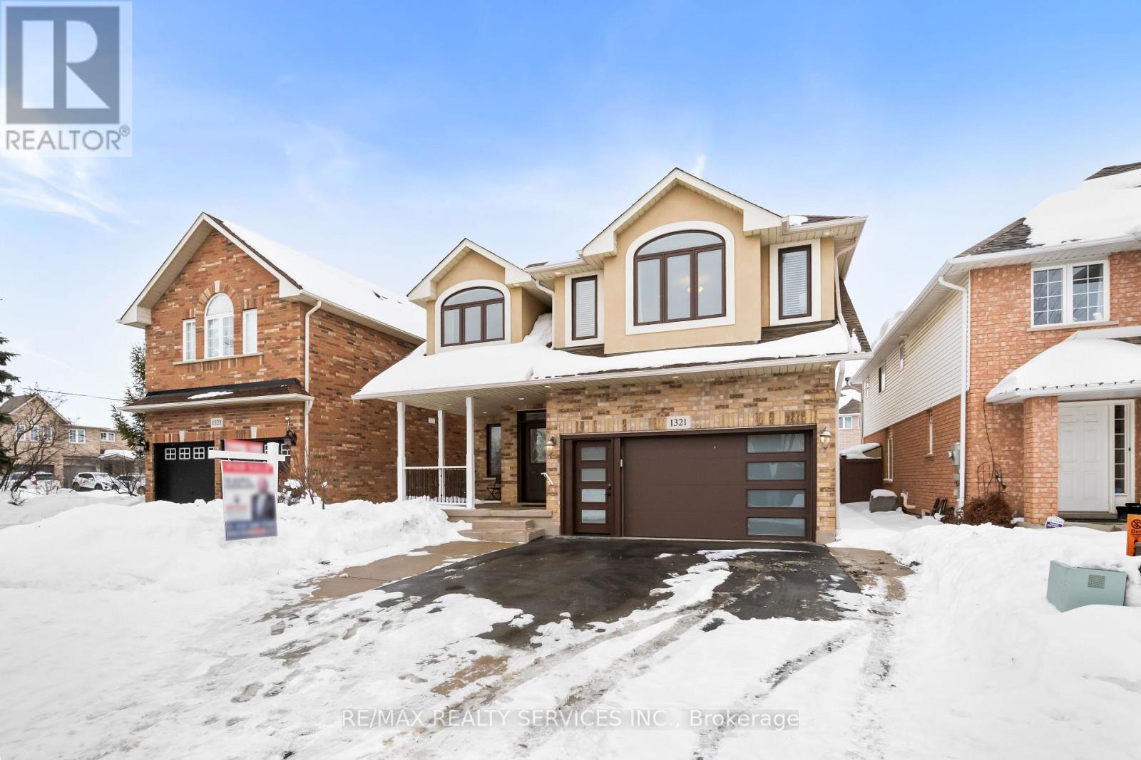1321 Inglehart Drive, Burlington, ON - Outdoor With Facade