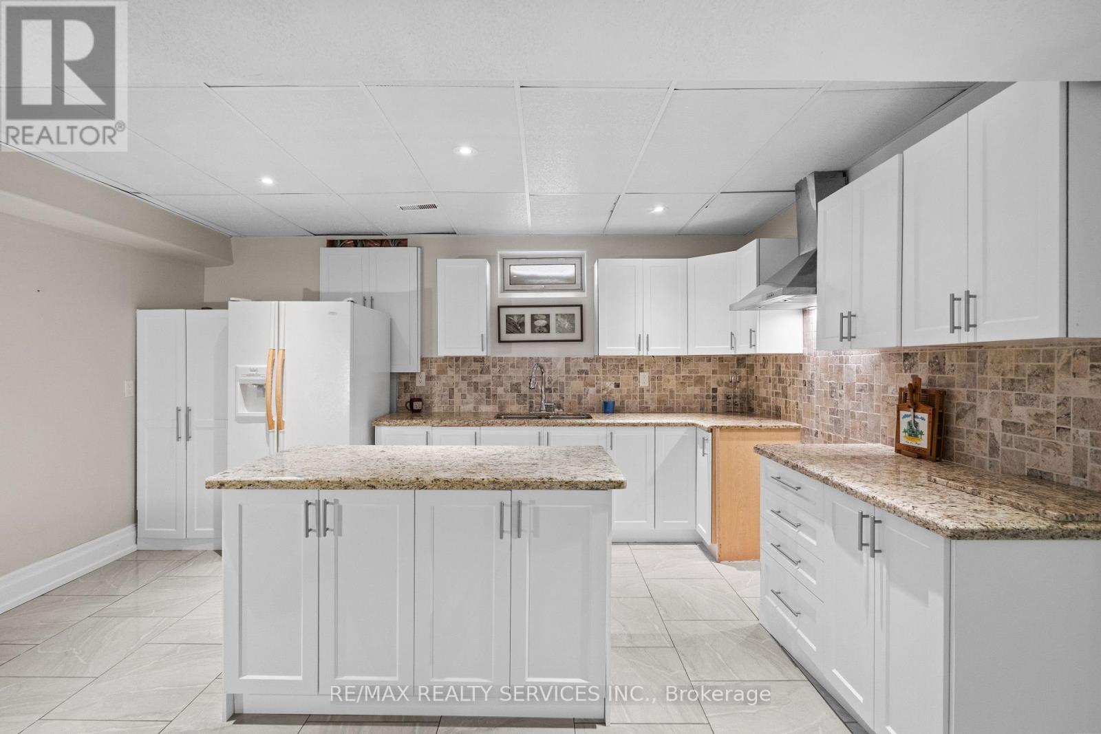1321 Inglehart Drive, Burlington, ON - Indoor Photo Showing Kitchen
