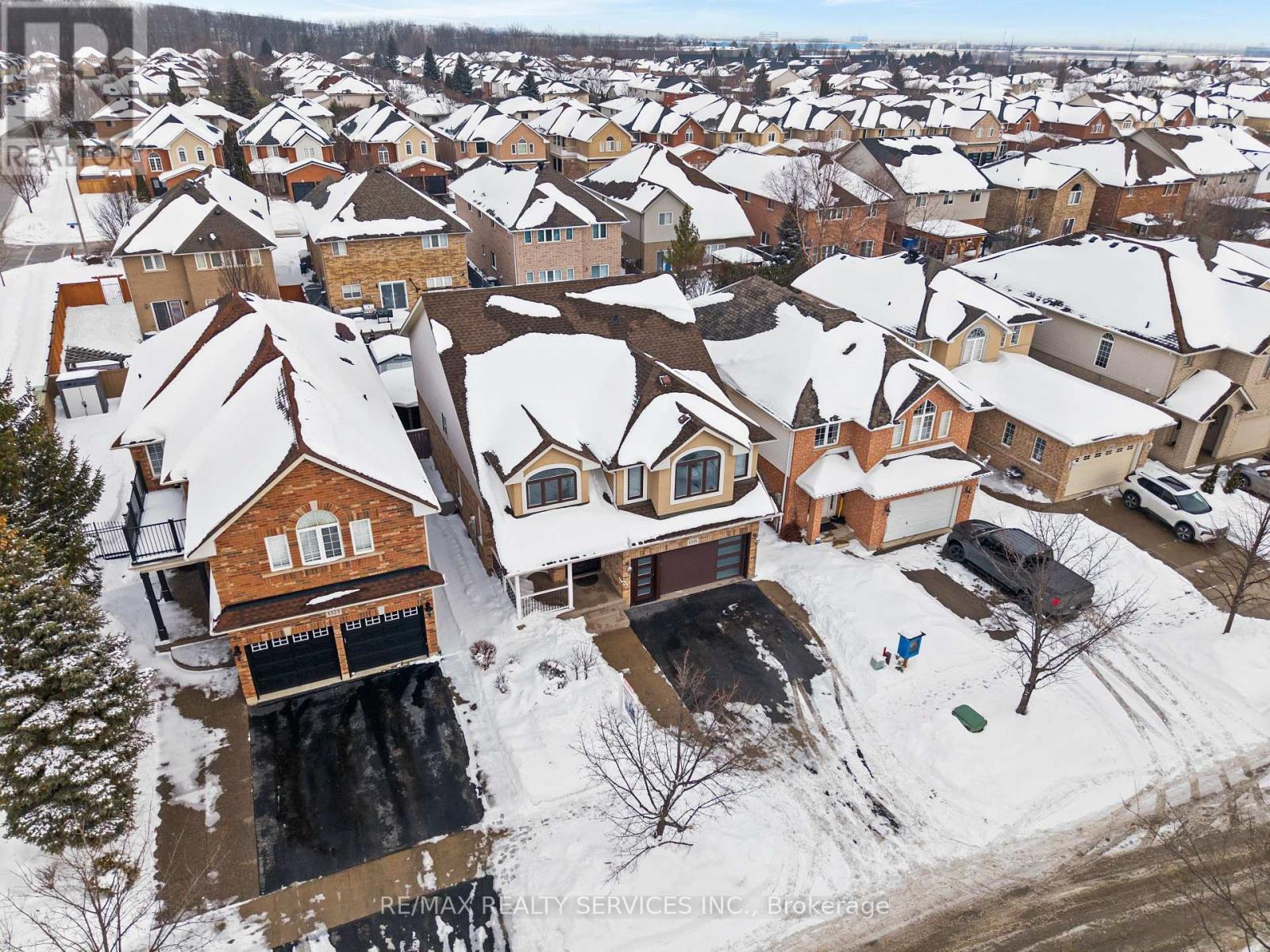 1321 Inglehart Drive, Burlington, ON - Outdoor